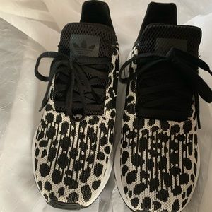 Adidas Swift Run Size 9